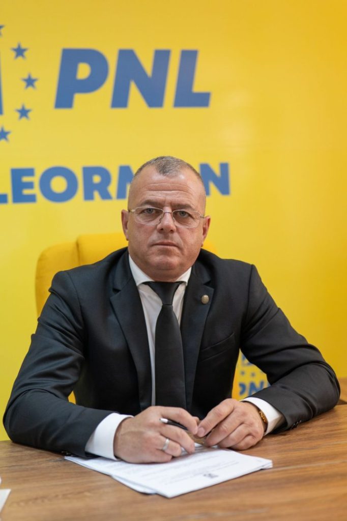 Costel Barbu sprijină formarea continuă a angajaților din administrația publică